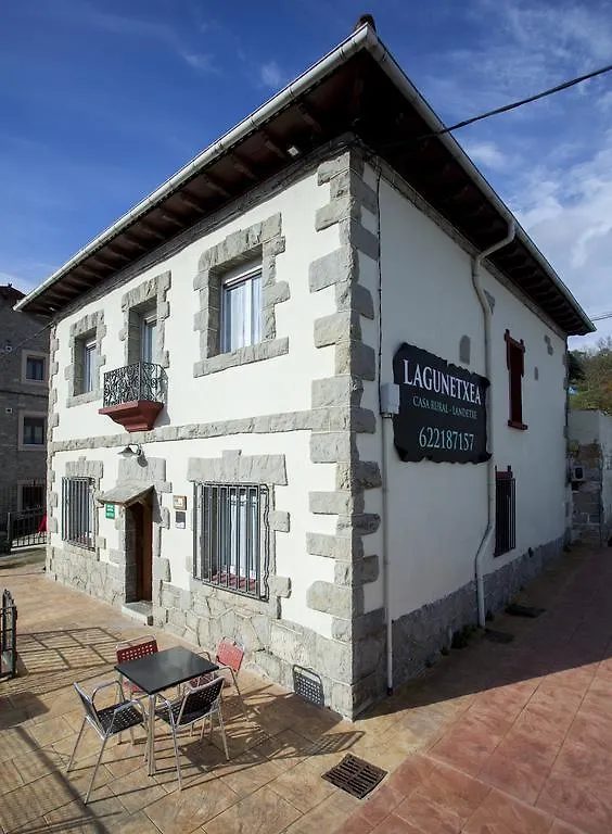 Casa Rural Lagun Etxea Pobes
